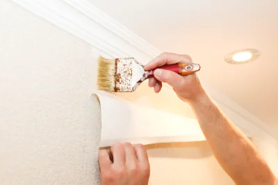 Pose de papier peint à Gouvix — revêtements muraux et toiles de verre